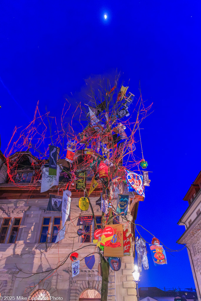 Guuggerbaum Fällen; Luzerner Fasnacht 2025