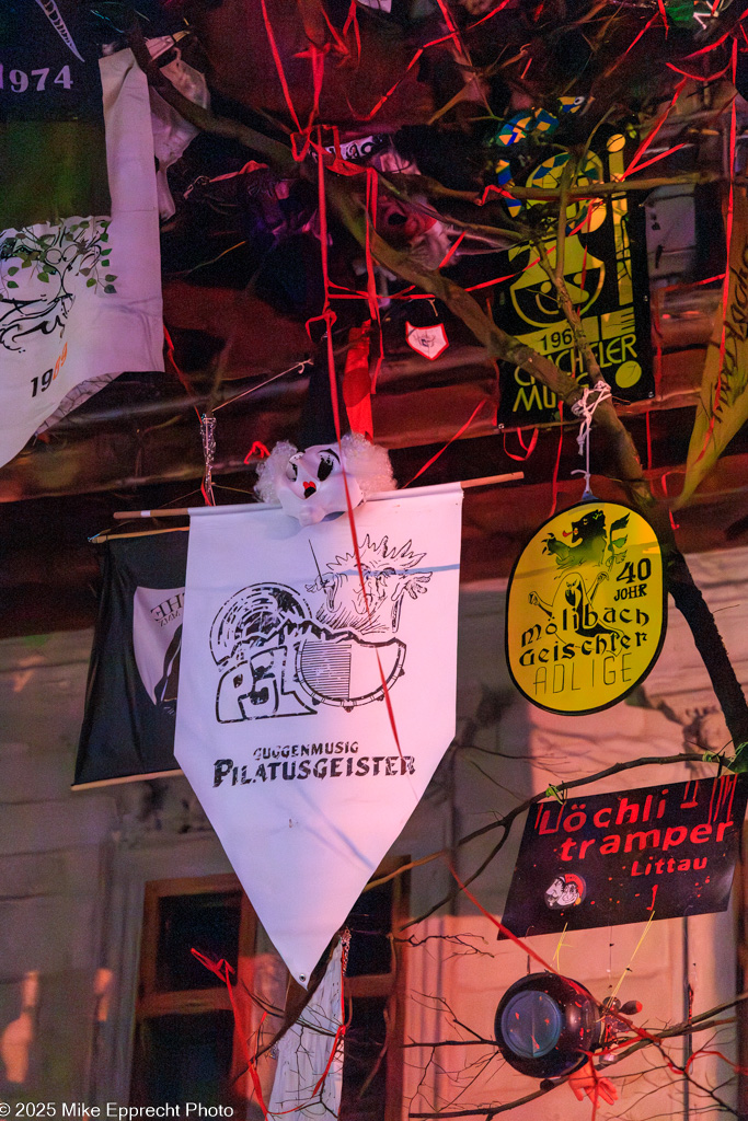 Guuggerbaum Fällen; Luzerner Fasnacht 2025