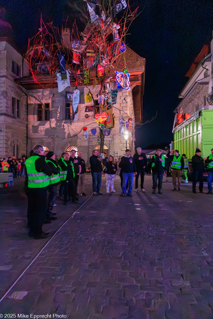 Guuggerbaum Fällen; Luzerner Fasnacht 2025