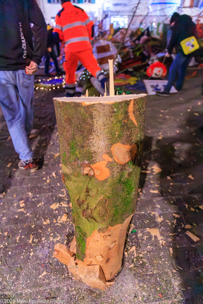 Guuggerbaum Fällen; Luzerner Fasnacht 2025