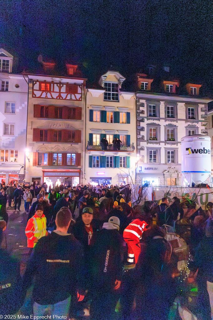 Guuggerbaum Fällen; Luzerner Fasnacht 2025